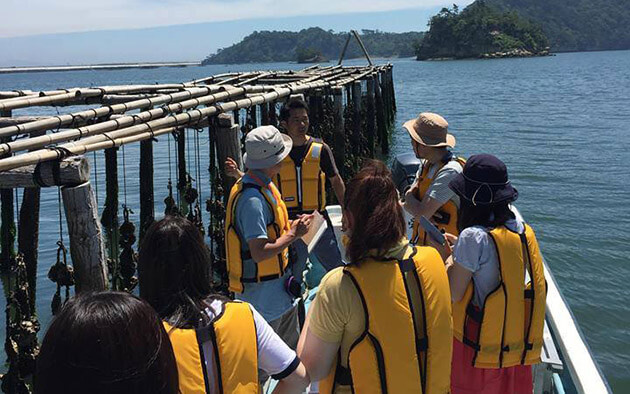 松島湾牡蠣養殖場見